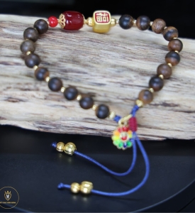 Vòng tay trầm hương 057