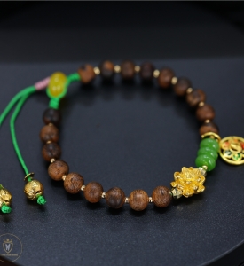 Vòng tay trầm hương xanh ngọc bích