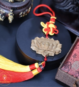 MẶT TRẦM HƯƠNG TREO XE OTO 010