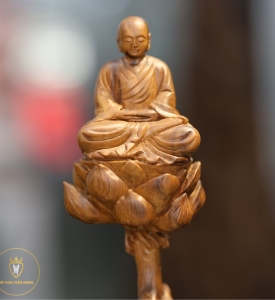 PHẬT TRÊN ĐÀI HOA SEN TRẦM HƯƠNG